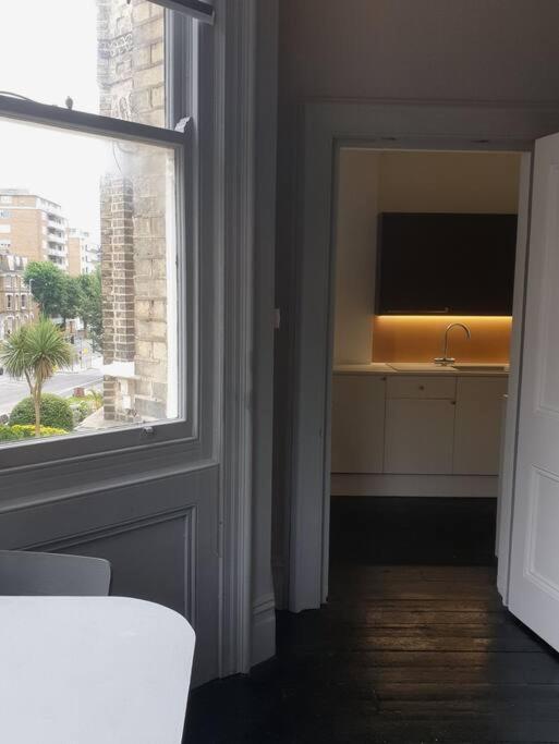Elegant Studio In Central Hove - 5 Min Walk To Beach - 10 Min To Brighton Exterior photo