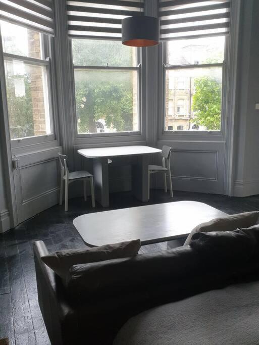 Elegant Studio In Central Hove - 5 Min Walk To Beach - 10 Min To Brighton Exterior photo
